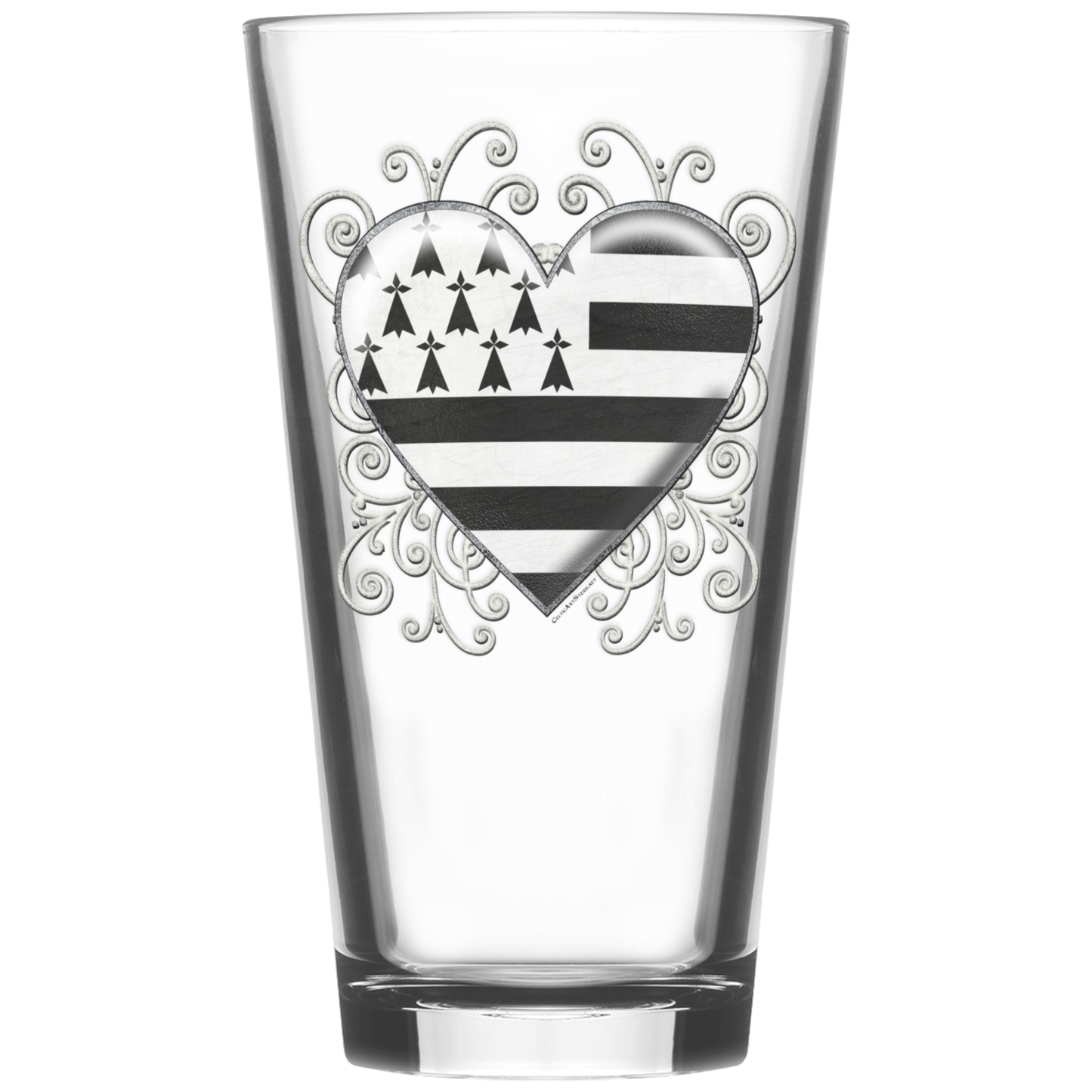 Briton_Heart_Flag_Fancy_Pint_Glass_Pint_Glass_Main_Mockup.png