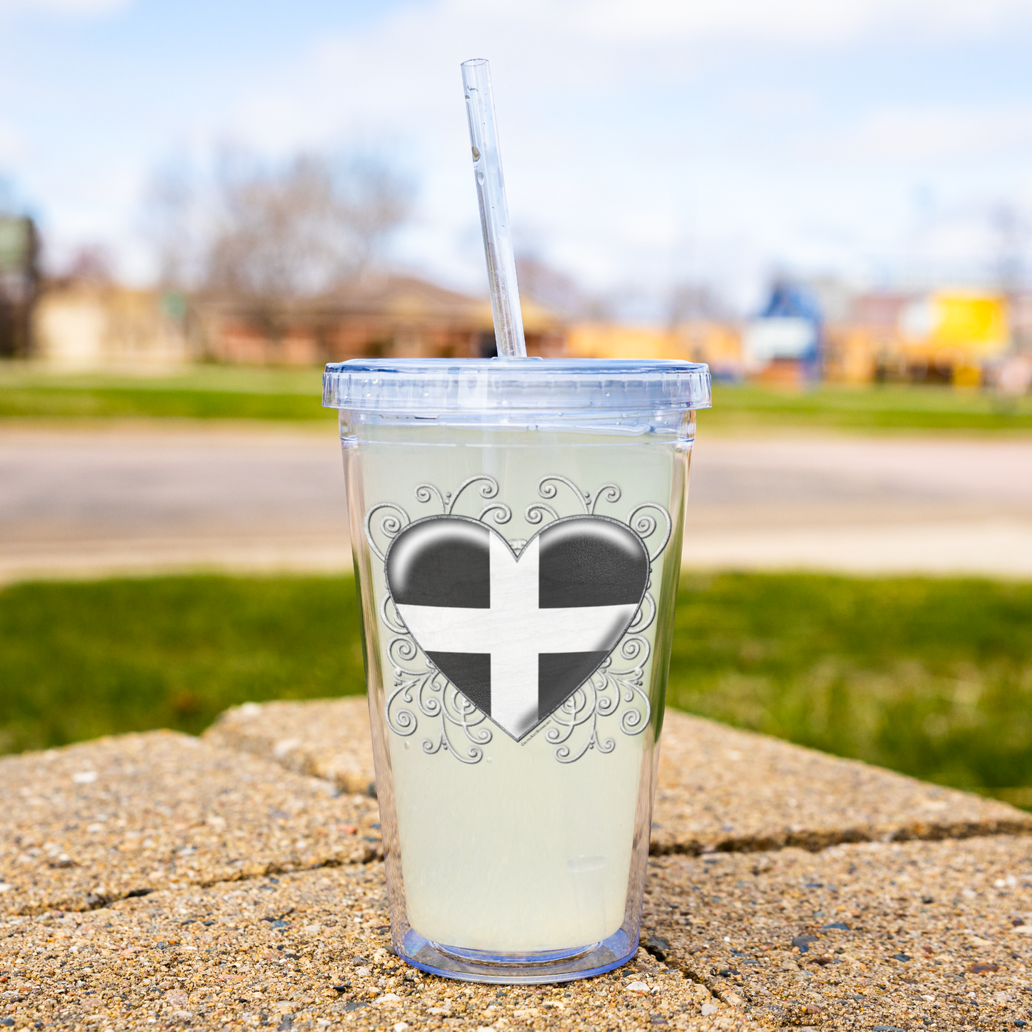 Cornish_Heart_Flag_Acrylic_Tumbler_Acrylic_Tumbler_Lifestyle_Lemonade_01_Mockup.png