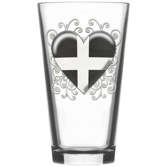 Cornish_Heart_Flag_Fancy_Pint_Glass_Pint_Glass_Main_Mockup.png