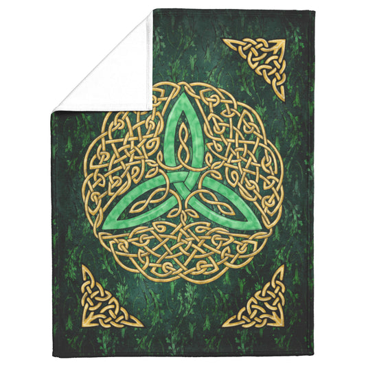Celtic Flourish Trinity Knot Fleece Blanket - Green